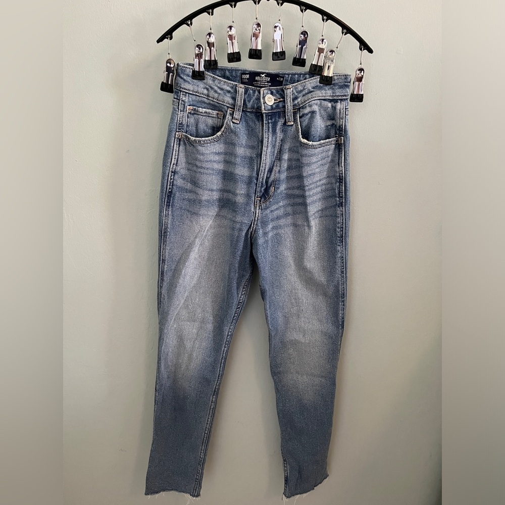 Hollister Ultra High-Rise Mom Jean Medium Size 000R